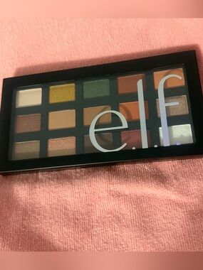 Multi-Tone Eyeshadow Palette